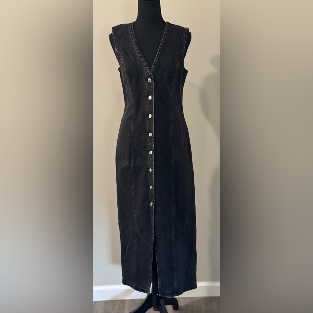 The A&F Mara Vest Midi Dress
